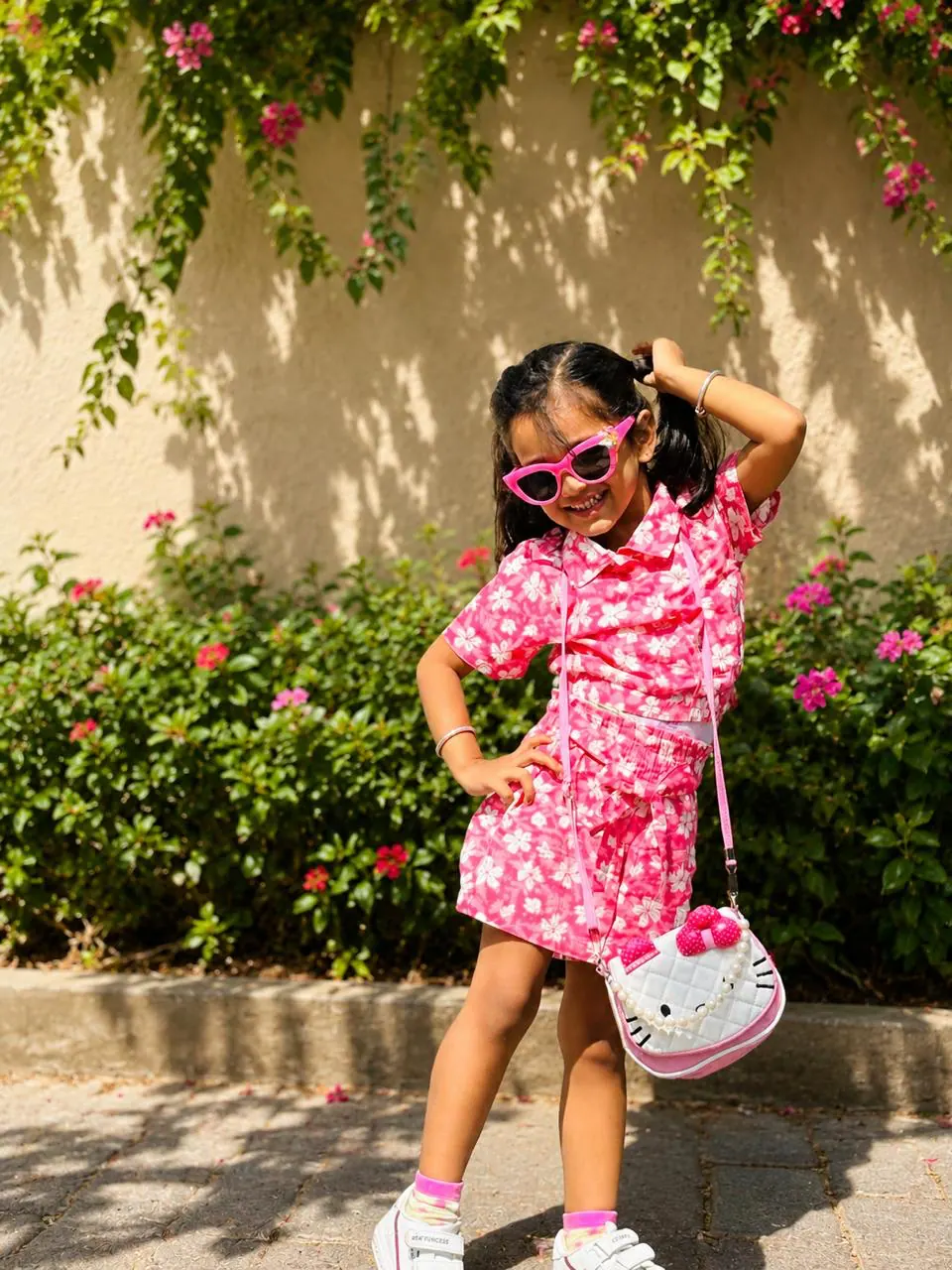 Pink outdoor style moment